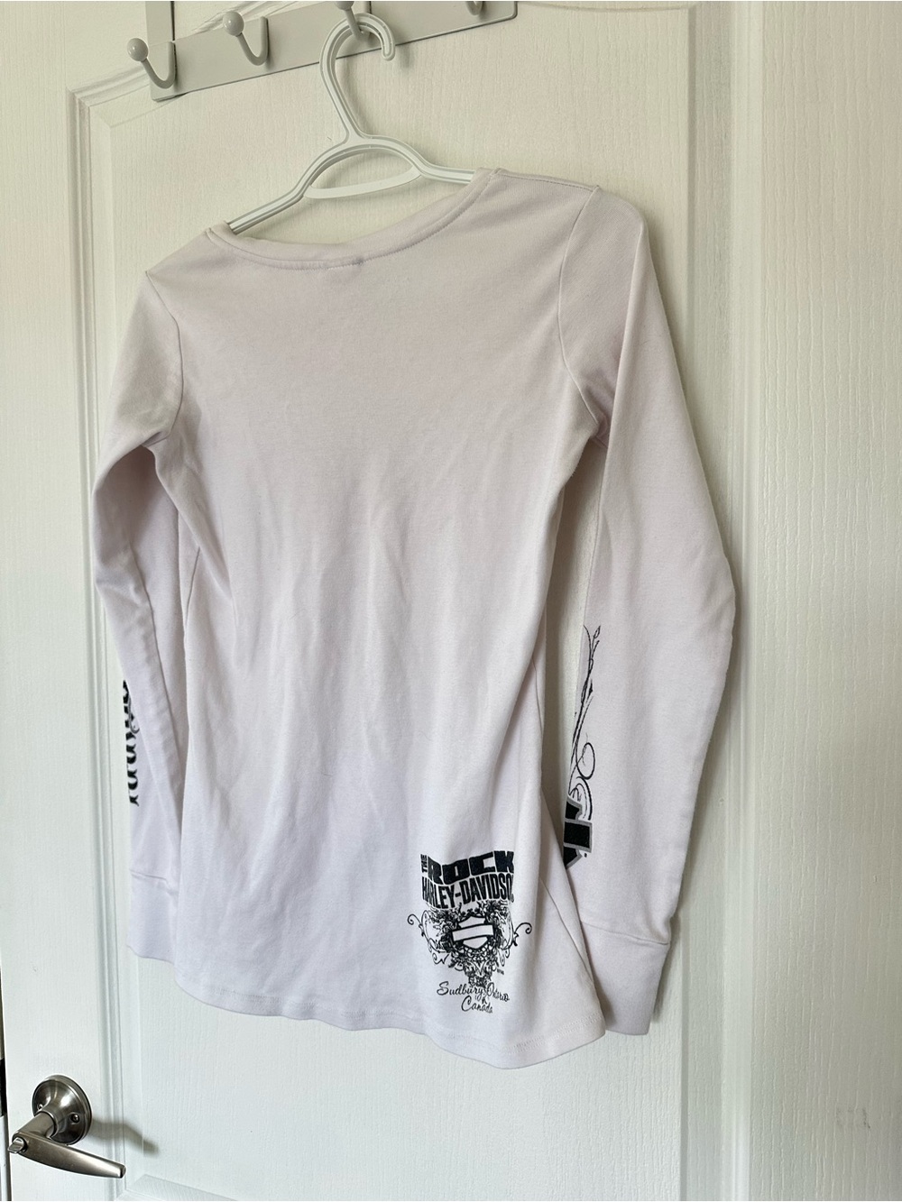Harley-Davidson Women’s White Black Long Sleeve V-Neck Shirt Biker Streetwear Sm - Picture 6 of 9